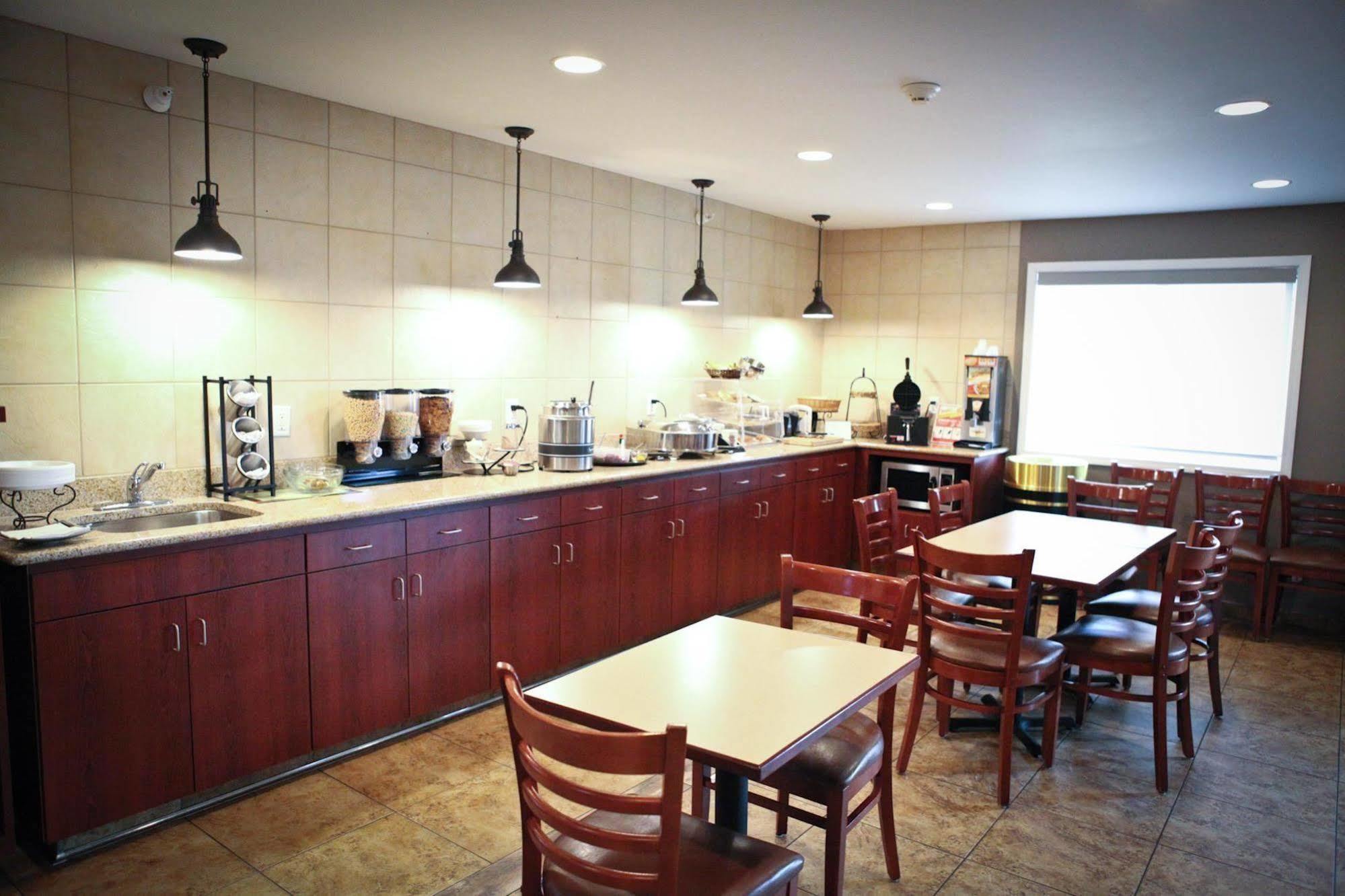 Grandstay Hotel & Suites Perham Exterior foto
